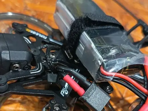 Flywoo Flylens 85 battery strap