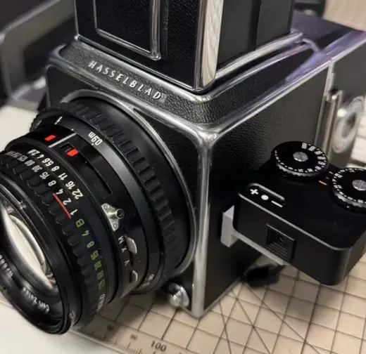 Hasselblad 500 series horizontal cold shoe adapter