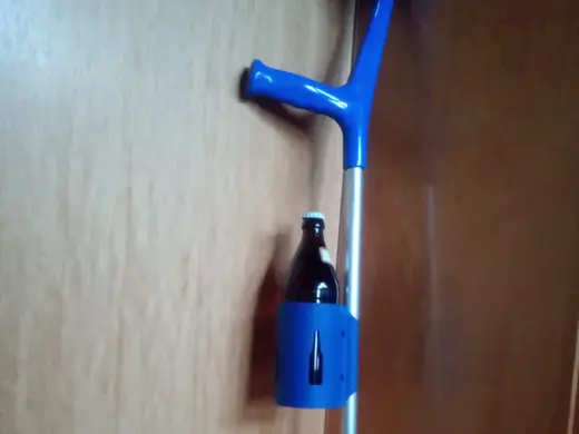 Getränkehalter für Gehhilfen/krücken