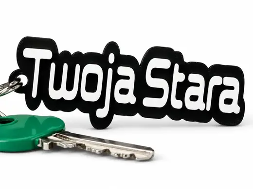 Twoja Stara – Brelok, który wywołuje śmiech