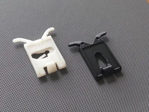 Opel Kadett side trim mount clip v2