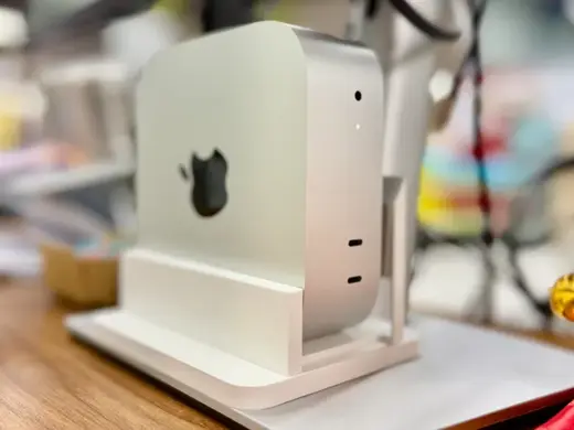 Minimalist Vertical Stand for Mac Mini M4 (2024)