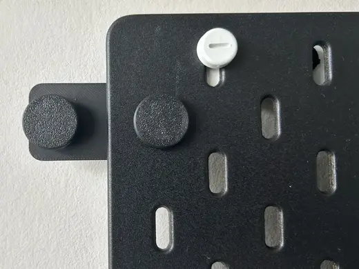 Skadis IKEA Verbinder und Schraubenabdeckung