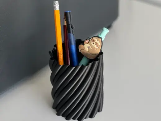 Vase mode pen holder inspired on wire rope details