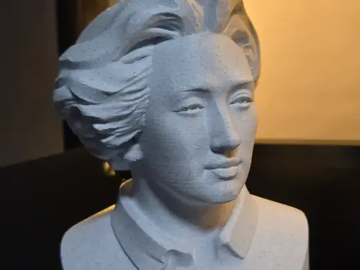 伟人青年雕像