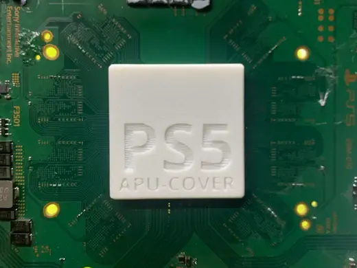 PS5 APU Schutzdeckel – Flüssigmetall & Staubschutz