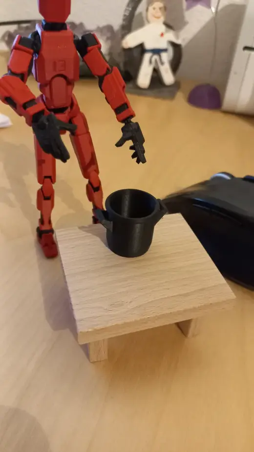 Scalable cooking pot for doll's house