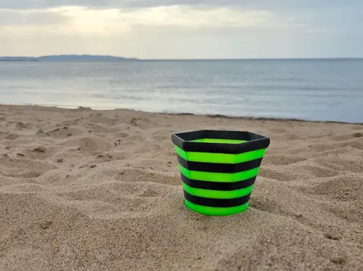 Toy cup (For beach or sandbox play)