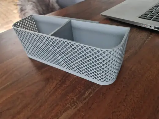 Box für Wandmontage über dem Schreibtisch