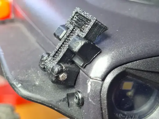 H12y Hood clip