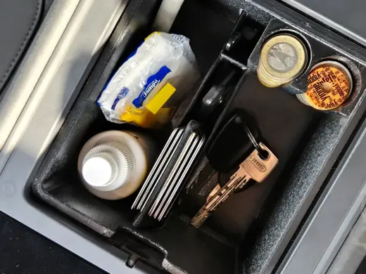 Polestar 3 Armrest Bucket / Divider / Coin option