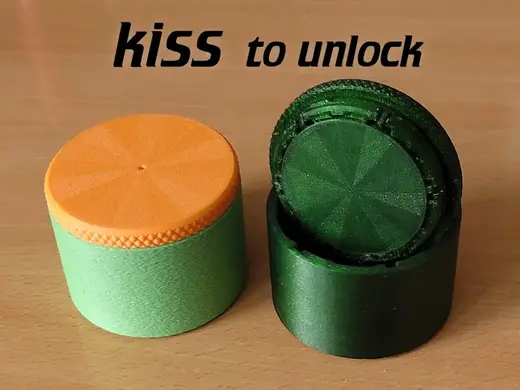 kiss box - kiss to open