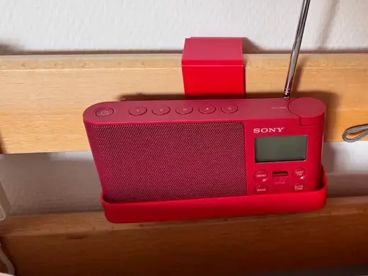Radiohalter für bettlägerige Menschen