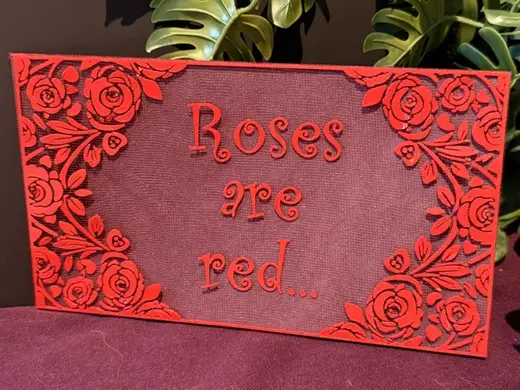 Enveloppe les roses sont rouges