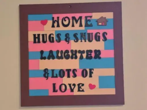 Frame with Planks and Home Word Art Wall Decor