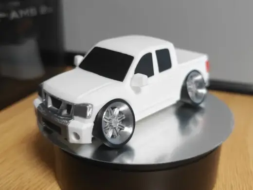 Nissan titan v8
