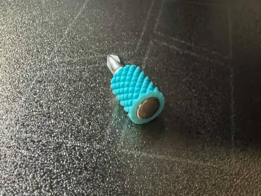 1/4 bit driver with 8x3 magnet