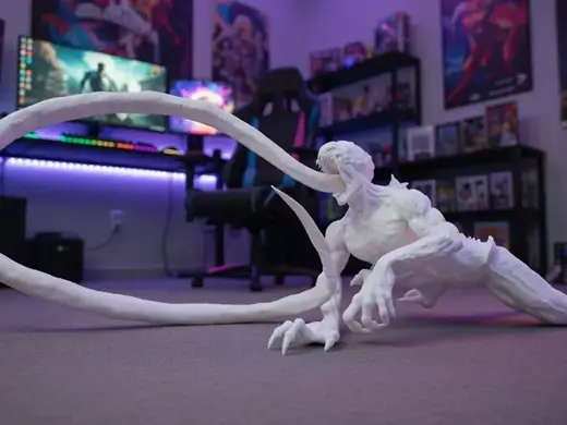 LIFE SIZE RESIDENT EVIL LICKER – DISPLAY STATUE