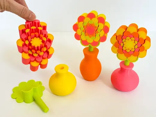 Pixel Flower Fidget with Stem & Vases (2 Styles)
