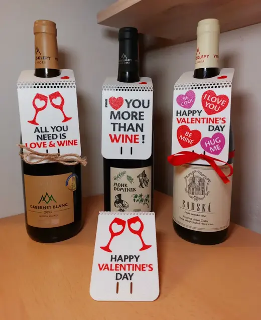 Valentine wine bottle tag