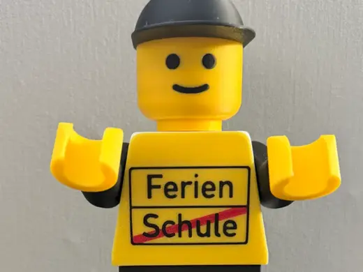 Ferien Schule Brickman 20cm Figur