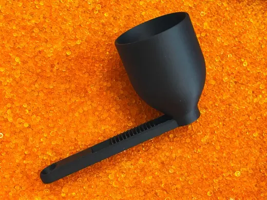 Controlled-Flow Silica Gel Scoop Flat - SLIDER