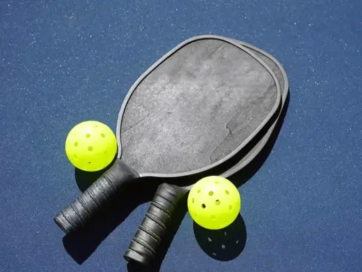 Pickleball Set (Paddle and Ball)