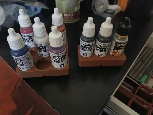 Gridfinity Vallejo 17ml bottle holders