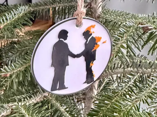 Pink Floyd Christmas Ornament/Keychain