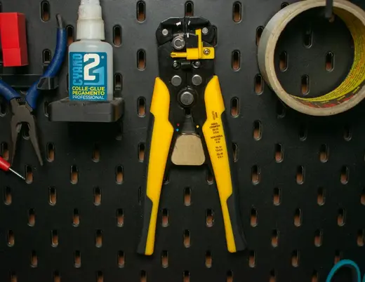 Stripping pliers support for Ikea Skadis