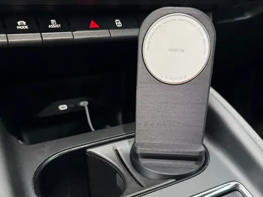 Skoda Enyaq 15 pro max magsafe charger stand