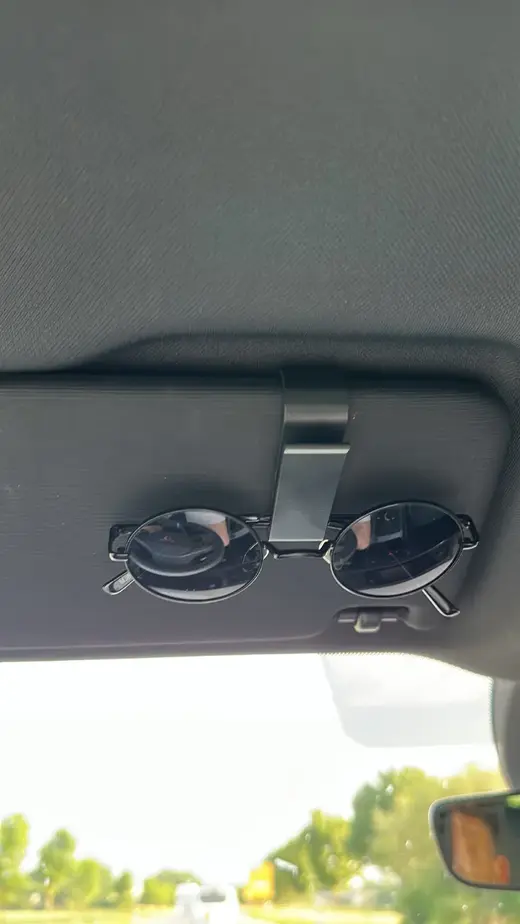 Brillenhalter für das Auto, Sonnenblende / Glases holder for the car, sun visor