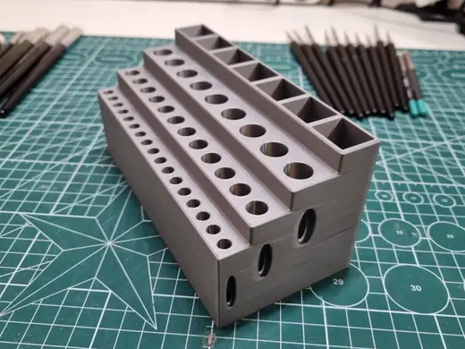 Paint Brush Holder - Simple and Practical