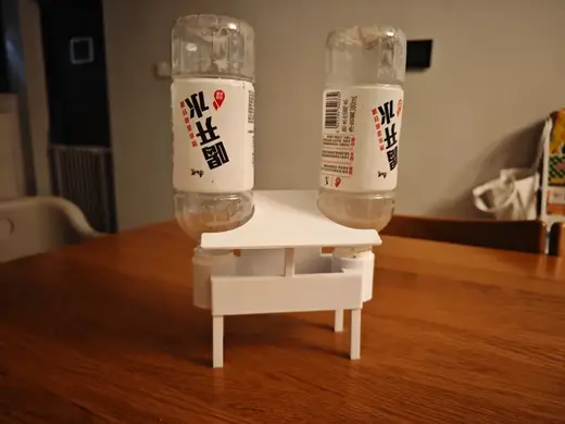 芦丁鸡饮水器(双瓶加大带顶盖防拉屎)