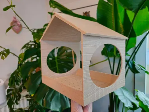Print in place BirdFeeder with engraved "wood" pattern