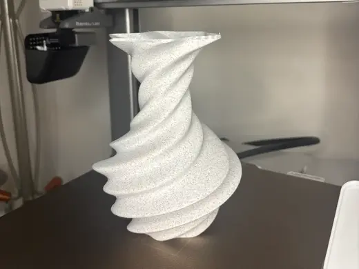 Vaso spiralato astratto e moderno