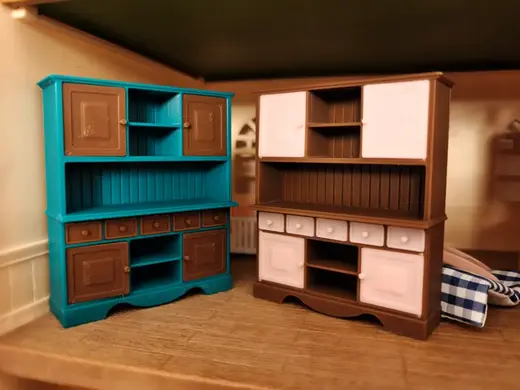Cupboard with opening doors for sylvanian families