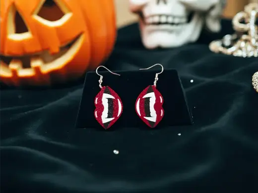 Vampire's Mouth earrings