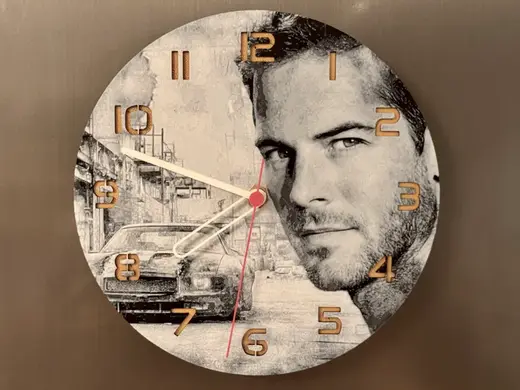 wall / desk clock Paul Walker