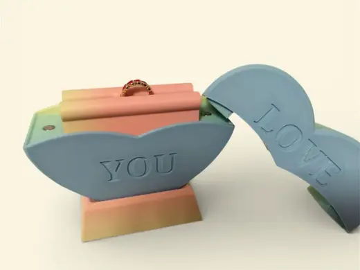 Heart box with magnetic closure