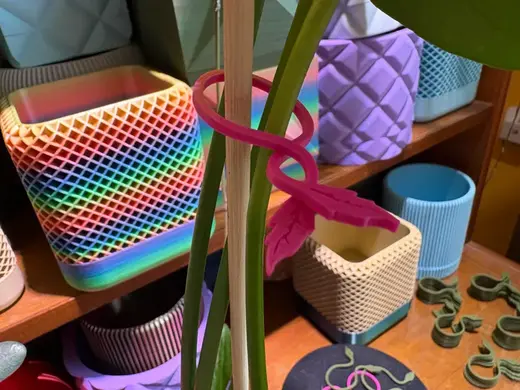 Plant clip with leaf endings , fast printing
