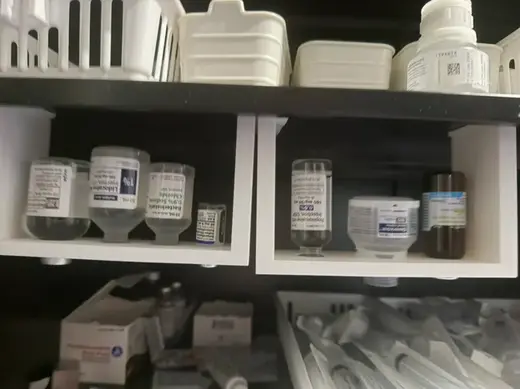 Single-Row Modular Vial Holder Under-Cabinet