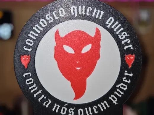 DIABOS VERMELHOS _ MEALHEIRO