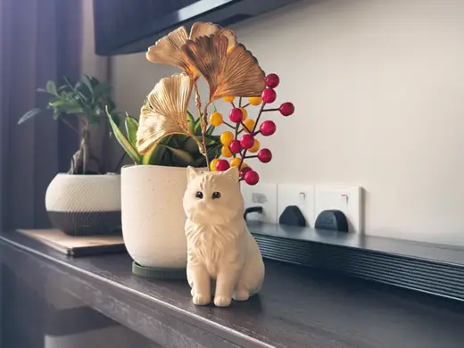 Ragdoll cat vase or pencil holder