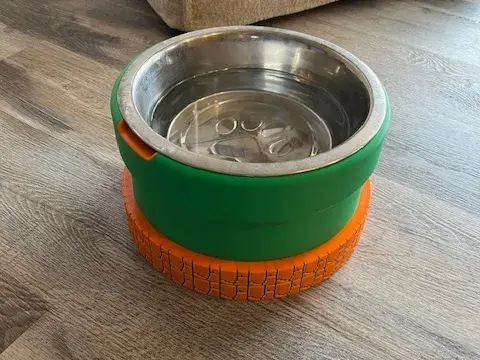 Pet bowl holder