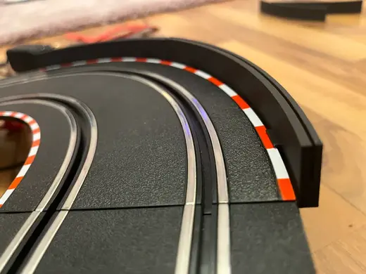 Carrera Rennbahn Leitplanke