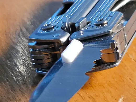 Leatherman Free Thumb Grip