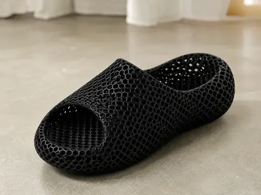 未完工的3d打印拖鞋