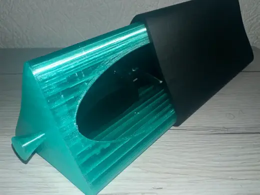 Magnetic glass case
