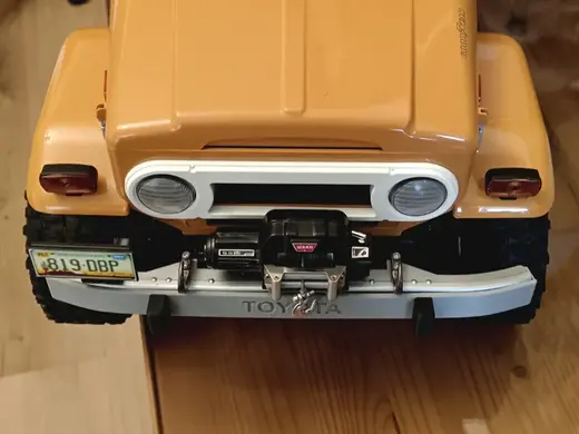 FMS TOYOTA FJ40 PARAURTI ANTERIORE CON PARACOLPI